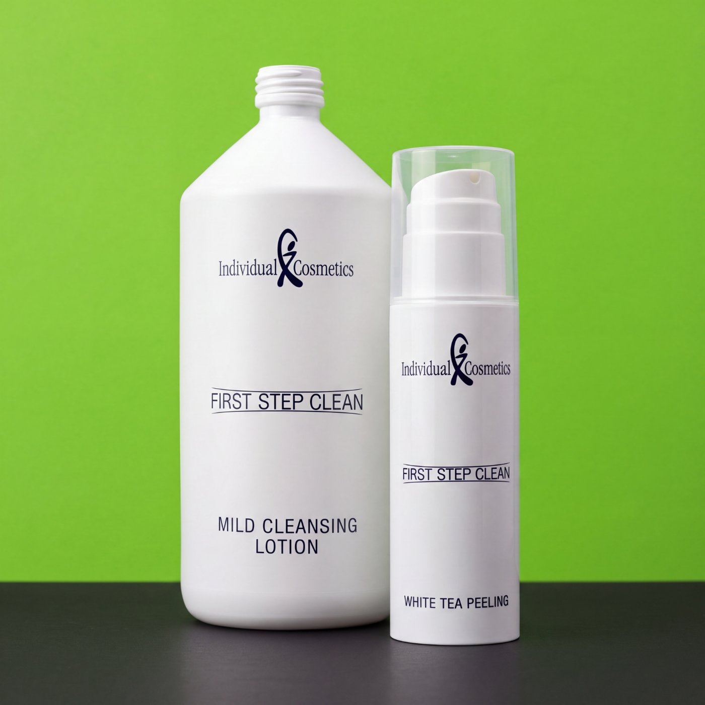 Weiße Literflasche und Airless-Spender mit schwarzem Siebdruck