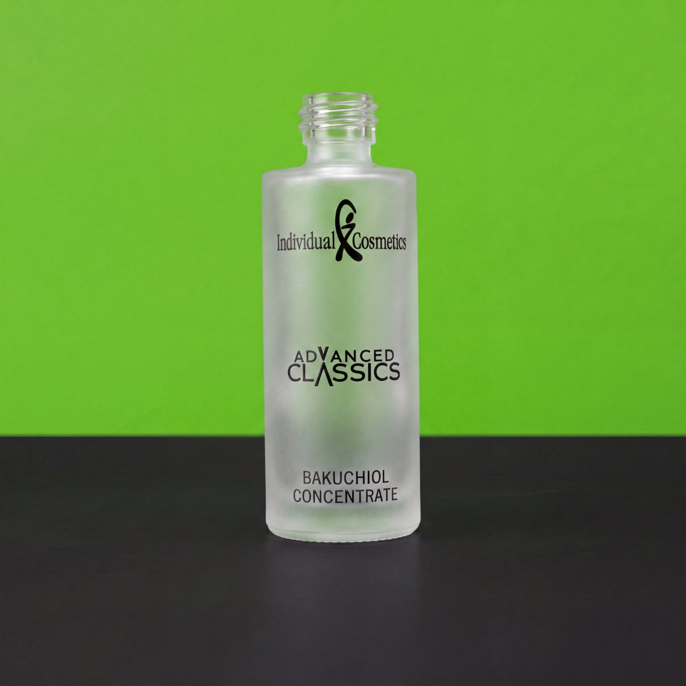 Satinierte Glasflasche mit schwarzem und weißem Siebdruck